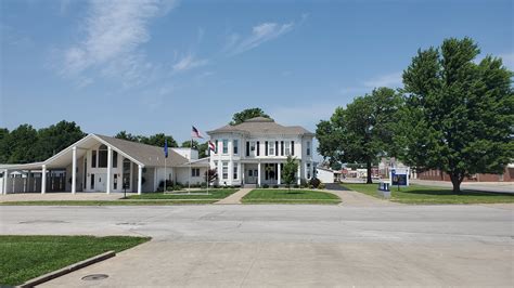 Daniel funeral home lamar missouri. .  ...