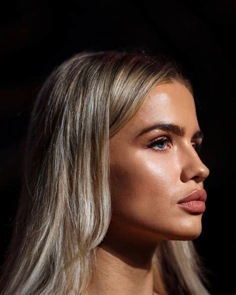 KingPyn boxer goes viral after flashing crowd in daring act after win. Daniella Hemsley stole the show at the latest KingPyn boxing event with an NSFW moment. Hemsley is an OnlyF*ns model who .... 