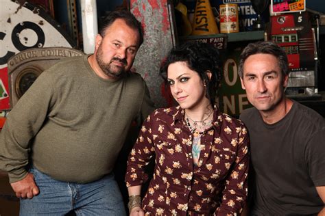 Oct 16, 2019 · Danielle Colby Chertow (born December 3, 1975) is an American tattooed model, burlesque dancer, and reality TV personality who co-stars on the History reality television show “American Pickers.” The 43-year-old Queen of Rust has her Patreon account with NSFW pictures and videos. Instagram: https://www.instagram.com/danielleamericanpicker/ 