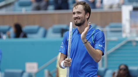 Daniil Medvedev advances to Miami Open final