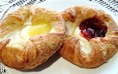Danish's - A Danish pastry ( Danish: wienerbrød [ˈviˀnɐˌpʁœðˀ]) (sometimes shortened to Danish, especially in American English) is a multilayered, laminated sweet pastry in the viennoiserie …
