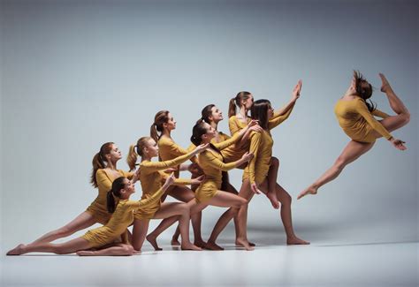 Dans Kursu & Eğitimi HEP Dans Salsa’da temel dönüş olan. 