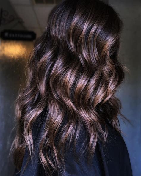 Dark brown to light brown ombre highlights will let your long tresses glow like jewels. For hair that’s fine and straight, ... #52: Short Mocha Brown Hair with Light Brown Highlights and Lowlights. A brown blunt bob with naturally blended highlights and lowlights looks wonderful.. 