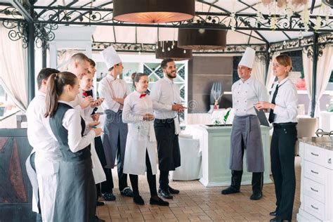Das handbuch für restaurantmanager zum einrichten, betreiben und verwalten eines finanziell erfolgreichen gastronomiebetriebs. - Solution manual geotechnical engineering principles and practices.