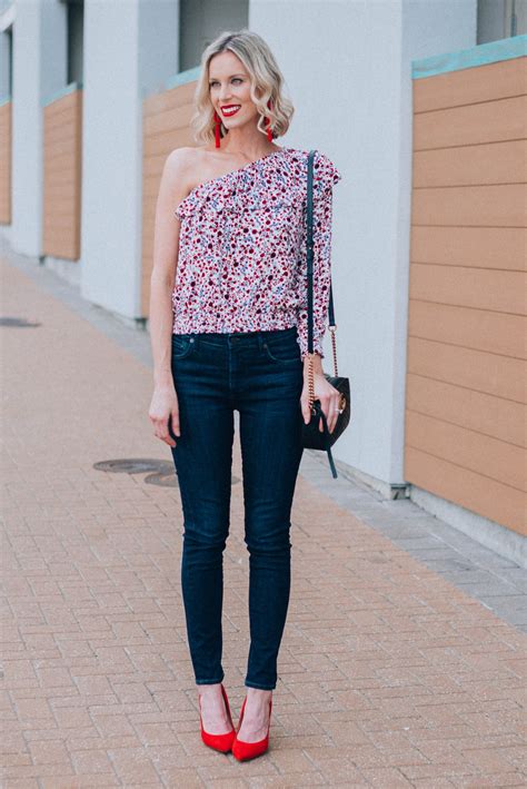 Date night outfits for women. 4. 25. Find a great selection of Women's Date Night Tops at Nordstrom.com. Shop top brands like Free People, Madewell, Vince Camuto, Topshop, Eileen Fisher & more. 