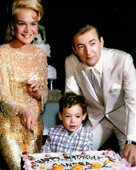 Daughters dodd mitchell darin. Three Daughters. I Love Lucy. The Tragic Final Months of Judy Garland's Life. The iconic actress's powerful voice hid a life of drugs, alcohol, and depression. Chris Sanchez. ON THIS DAY IN SHOW BIZ: SANDRA DEE & BOBBY DARIN MARRY. ... Sandra And Bobby With Their Son Dodd Mitchell Darin ⚫️⚪️ ... 