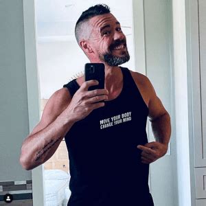 Dave Hollis focuses on moving 30 minutes a day amid divorce from Rachel