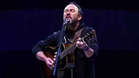 Dave Matthews rails against gun violence: 'No one is coming for your guns'