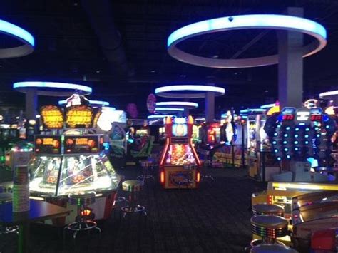 Dave and busters syracuse. Restaurant, sports bar, and arcade located near Modesto CA. Eat, Drink and Play at Modesto Dave & Buster's located at 3401 Dale Road 108, Modesto CA. Call us today at (209) 458 - 6700 to reserve a table for your next event! 