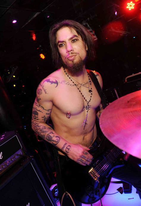 Dave Navarro The GF watches the show in the background while 