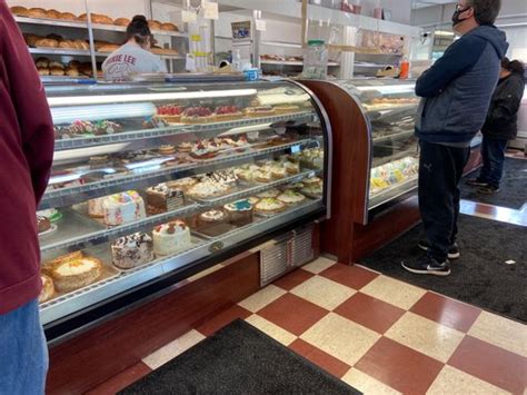 David Burke's Dixie Lee Bakery: Get the Black & Whites - See 28 traveler reviews, 4 candid photos, and great deals for Keansburg, NJ, at Tripadvisor.. 