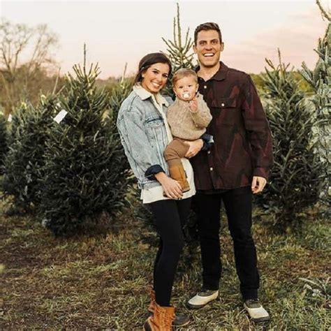 David is a Los Angeles-based American youth pastor at Hillsong Church. At the moment, he works as a personal trainer. When asked about their relationship, they said, “It’s been a long road.” Ashley TerKeurst with her husband, David Hodges spending quality time together. (Source: Ashley TerKeurst). 
