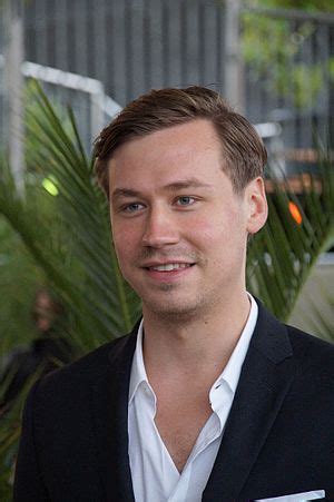 David kross biography