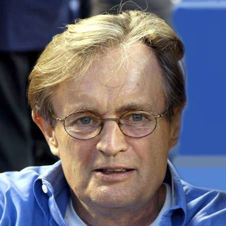 David McCallum net worth-Former Scottish actor and musician, David Keith McCallum Jr. was born on September 19, 1933, in Glasgow, Scotland. How much was David McCallum worth? David McCallum had a net worth estimated to be about $15 million as of the time of his death. He made his money from his acting career and also …. 