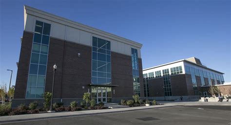 Davis High School in Yakima WA - SchoolDigger