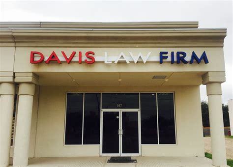 Davis law firm. Our team has significant experience briefing and arguing cases before the U.S. Court of Appeals for the Federal Circuit and includes a former law clerk to two Federal Circuit judges. LEARN MORE 903.230.9090 info@davisfirm.com 213 North Fredonia Longview, TX 75601 