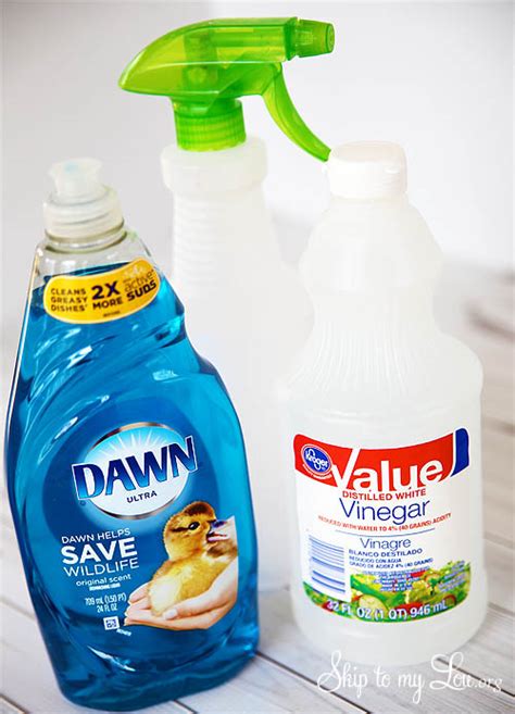Dawn and vinegar cleaner. 1/4 part Dawn 1/2 part Vinegar. Keep in mind that this dawn and vinegar cleaner has soap in it so it must be rinsed, otherwise it will cause a slipping hazard. Vinegar as a Glass Cleaner. 1/4 cup white vinegar (apple cider vinegar will work as well) 1/4 cup isopropyl (rubbing) alcohol 