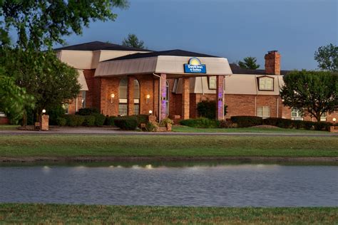 Days inn sikeston mo. Rooms and Rates for Days Inn & Suites by Wyndham Sikeston in Sikeston, MO. Get the best available rates and start earning points with Wyndham Rewards. 