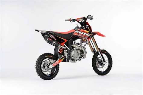 Part No: WHS-2973. Location: 0Z[/h] The all new Piranha Daytona 190cc 4 valve pit bike is the most powerful pit bike available. This all new model uses the most advanced suspension and Daytona's new 4 valve Anima power plant. Features: CRF70 body, seat, and fuel tank with billet cap. Trellis twin spar frame.. 