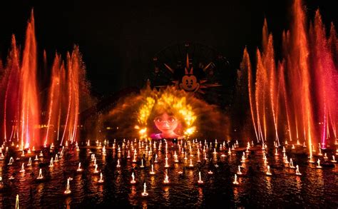 Dazzling Details of ‘World of Color – ONE’ at Disney California