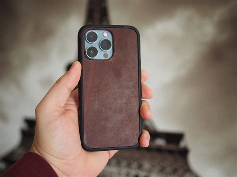 Dbrand case. dbrand Leather Skins. 9.00 / 10. Read Reviews. See on dbrand. The new leather skins by dbrand use great quality materials to deliver a super-premium experience, and they're easy to recommend ... 