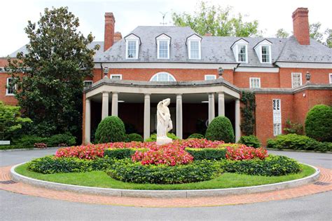 Dc hillwood estate. Four Seasons at Hillwood: Climbing Back Inside the Museum—or Fleeing! From Downton to Gatsby: Jewelry and Fashion from 1890 to 1929 From Kaftan to Couture: A History of European Fashions in Imperial Russia, 1700-1917 