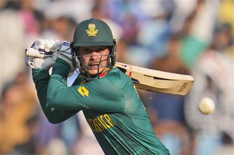 De Kock’s century helps South Africa earn 134-run win over scrappy Australia at Cricket World Cup