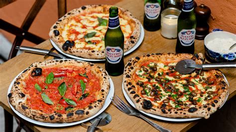 De luca pizza. Enjoy authentic Italian pizza and pasta at Deluca's, a family-owned restaurant in Hot Springs. 