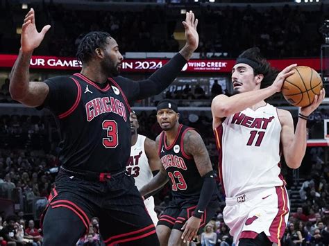 DeMar DeRozan scores 23 as Bulls erase 21-point deficit and end Heat winning streak at 7 games