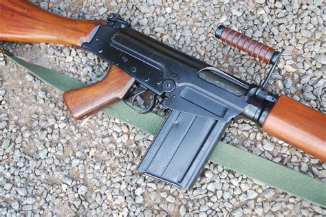 Deactivated L1A1 SLR - Real-Gun.com