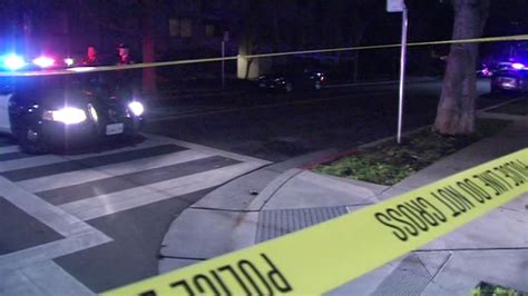 Dead man found on street in Palo Alto, police investigating