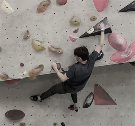 Deadpoint vs dyno.  Deadpoint = something stays attached to the wall.  The confusion ...