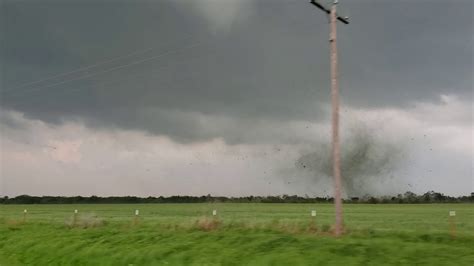Dean tx tornado.  &ldquo;Dental problems are very clearly associated with diabetes,&rdquo; as ...