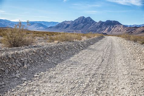 Death Valley - The Road to Racetrack Playa - YouTube