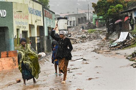 Death toll rises as cyclone batters Malawi, Mozambique
