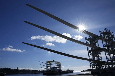 Decades after Europe, turning blades send first commercial wind power onto US grid