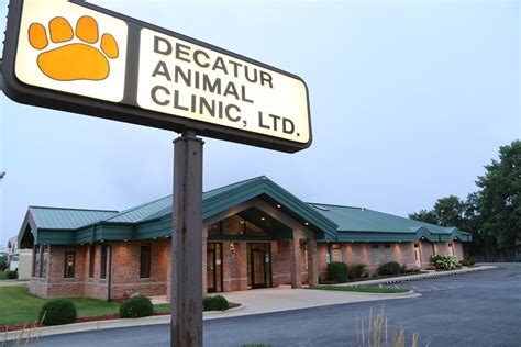 Decatur vet clinic. Veterinarian Overview Dr. Alec Messamore is a 1997 graduate from the University of Illinois College of Veterinary Medicine. Alec has been apart of the Decatur Animal Clinic family from the day he was born and joined the practice as a Veterinarian after graduation. In 2013, Alec procured the practice from his father, Dr. Dennis Messamore and has ... 