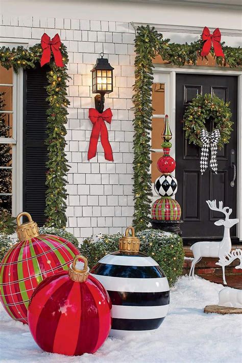 Deck the Outdoors This Christmas with Stunning Decoration Ideas