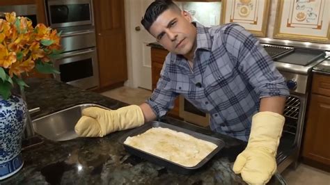 Deco’s Alex Miranda gets cheesy with Thanksgiving meal recipe