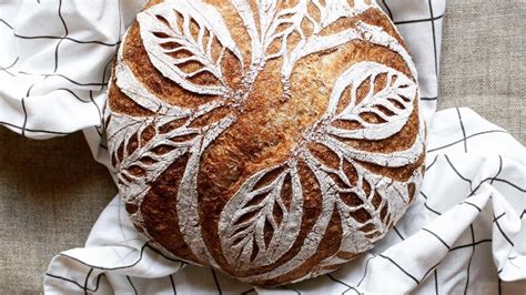 Decorative sourdough bread scoring tutorial clover design YouTube