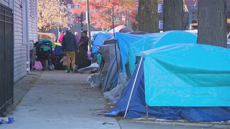 Decreasing number of migrants arriving in Chicago, but shelters still remain in question