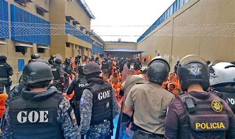 Decretan en Ecuador 60 días de estado de excepción en las cárceles tras los enfrentamientos