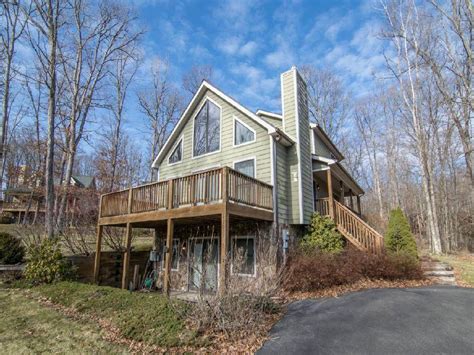 Deep creek real estate. 5 beds 5.5 baths 3,606 sq ft 0.68 acre (lot) 342 Lakefront Links Dr, Swanton, MD 21561. (301) 387-4700. ABOUT THIS HOME. Waterfront Home for sale in Garrett County, MD: Gorgeous, light-filled, waterfront home on a serene cove offers a large open floor plan with unimpeded lake views from virtually every room. 