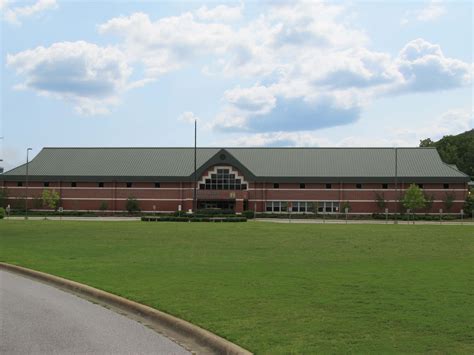 Deer valley elementary. Deer Valley Elementary School is a top rated, public school located in HOOVER, AL. It has 770 students in grades PK, K-5 with a student-teacher ratio of 16 to 1. According to state test scores, 62% of students are at least proficient in math and 76% in reading. 