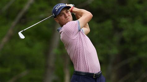 Defending champ Justin Thomas makes cut on number at PGA Championship