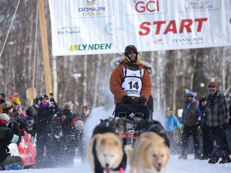 Defending champion leaves Iditarod race over health concerns