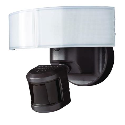 Defiant 180 motion security light. products available for your home improvement needs. Thank you for choosing Defiant! USE AND CARE GUIDE MOTION SECURITY LIGHT Questions, problems, missing parts? Before returning to the store, call Defiant Customer Service 8 a.m. - 6 p.m., EST, Monday - Friday 1-866-308-3976 HOMEDEPOT.COM Item #703390 703499 Model #DF-5416-BK-A DF-5416-WH-A 