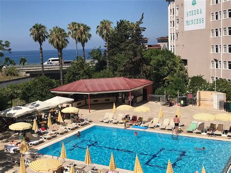 Deha Hotel, Mahmutlar. 