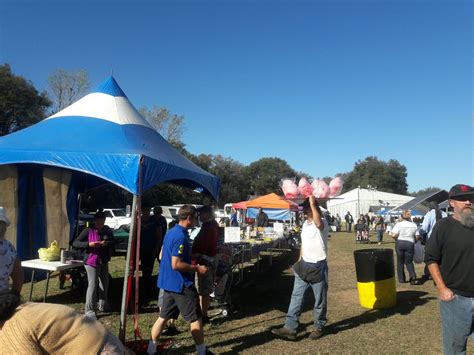 I went to the Deland flea market and took a few clips, I hope you enjoy them. I liked how the fresh fruits looked in the morning golden-hour! I bought some o.... 