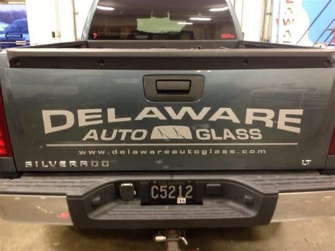 Delaware auto glass. This type of a glass replacement will range between $181.51 to $878.54 in Delaware, excluding taxes and fees. This is also dependent on the type of vehicle, type of glass and whether it has additional features such as built-in defrost strips, built in windshield wiper or any other features that affect its installation. 